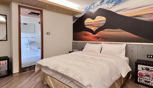 Deluxe Double Room (2 Adults + 1 Child)