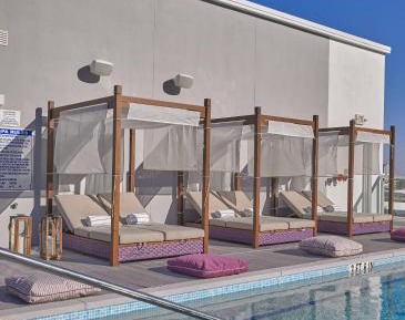 Courtyard 1 Bedroom Suite - with Kitchenette and Standing Balcony