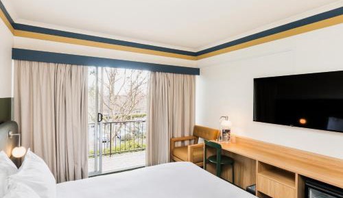 Queen Room with Balcony