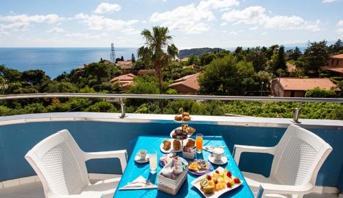 Quadruple Room with Sea View