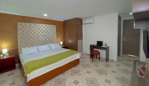 Deluxe Room (2 Adults + 1 Child)