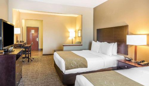 Queen Suite with 2 Queen Beds - Non-Smoking