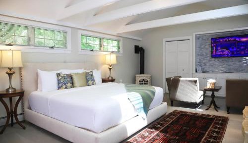 Queen Suite