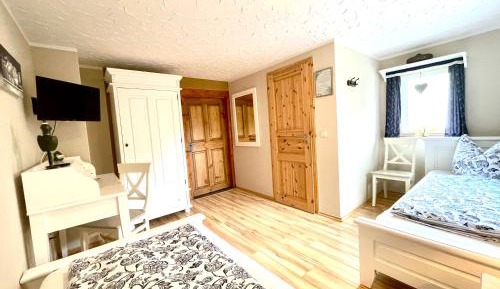 Twin Room with Private Bathroom