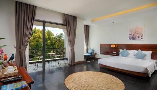 Junior Suite with Balcony