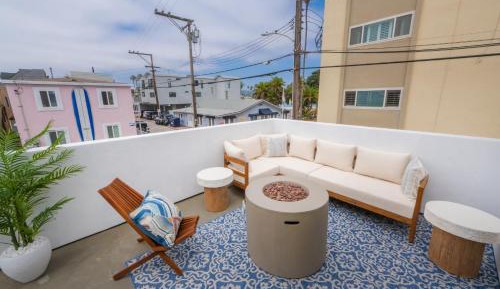 Two-Bedroom Deluxe Apartment with Ocean View