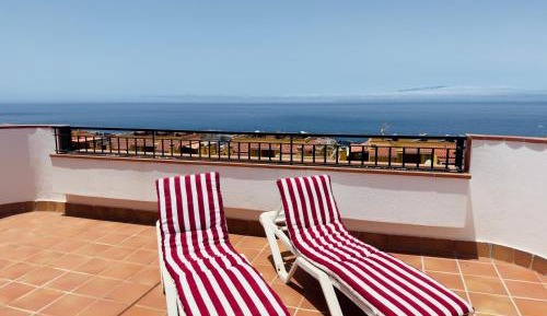 Two-Bedroom Apartment with Terrace and Sea View