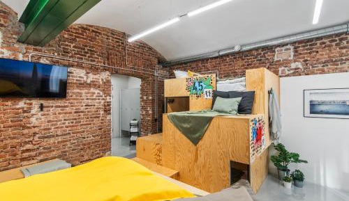 2-Floor Apartment with Bunk Beds