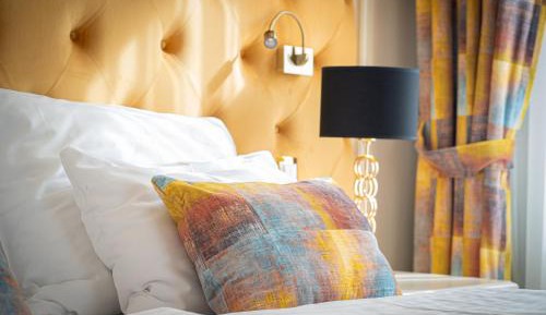 Deluxe King Suite