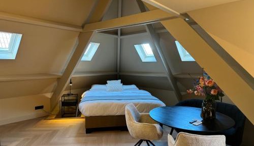 Deluxe Studio