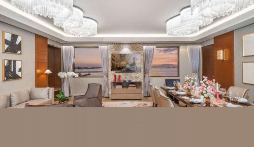 Presidential King Suite with Bay View and Club Lounge Access