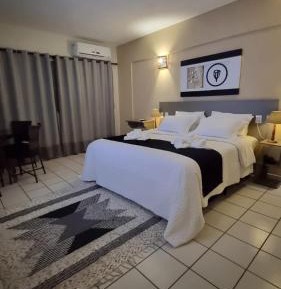 Queen Suite with Spa Bath