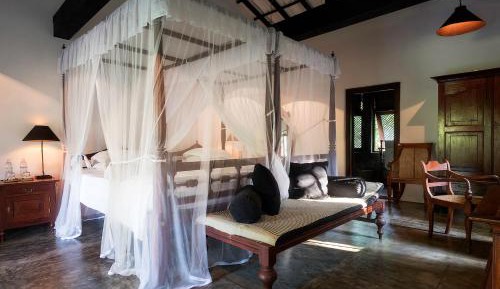 Suite with Pool View