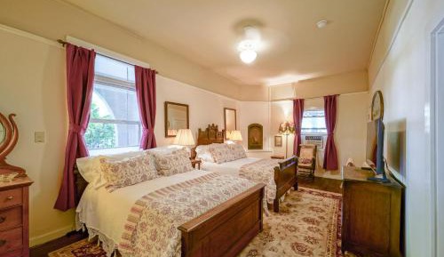 Junior Suite with Garden View