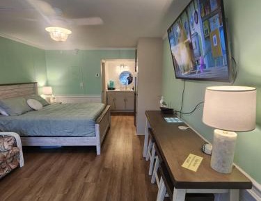 Deluxe Queen Studio 