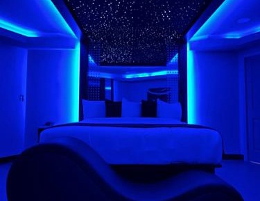 Presidential Jacuzzi Suite