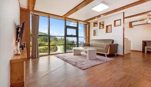 Family Room with Sea View