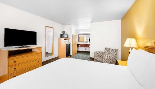 Queen Room