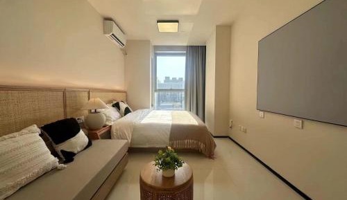 Queen Room with Garden View
