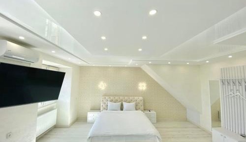 One-Bedroom Apartment with City View