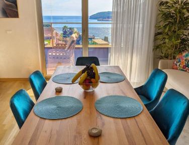 Three-Bedroom Deluxe Apartment