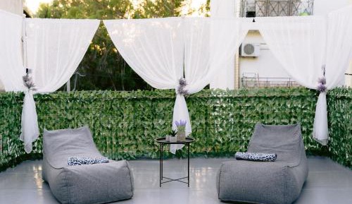 Deluxe Three Bedroom Apartment with Terrace - Chris