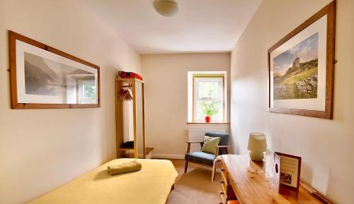 Single Room with Shared Bathroom