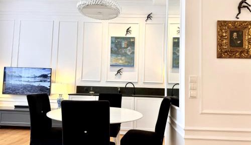 VOTRE Suite, 1 Bedroom, Royal Route view, Królewska 2 street, (62 m2)