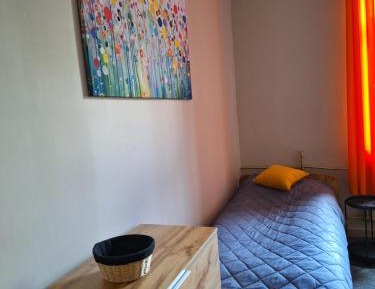 Standard Twin Room with Shared Bathroom