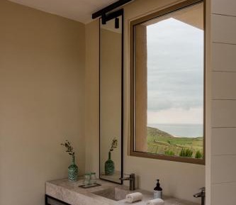 Panoramic pool Suite