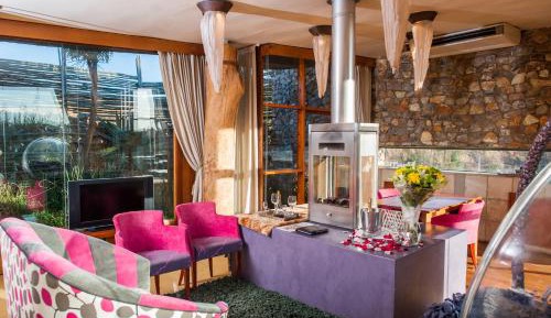Honeymoon Suite