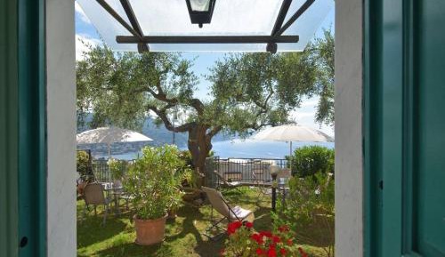 Two-Bedroom Apartment with Sea View