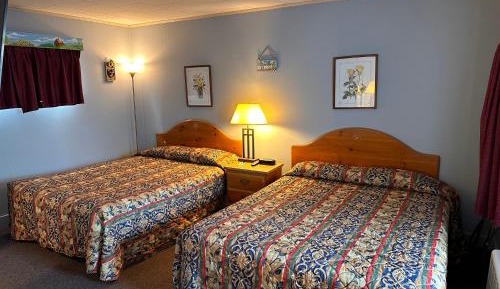 Queen Room with Two Queen Beds - Non-Smoking