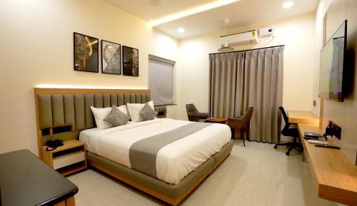 Standard Queen Room