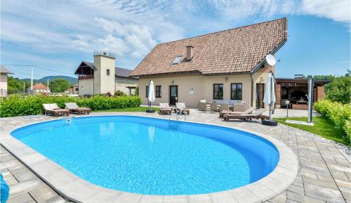 Four-Bedroom Holiday Home