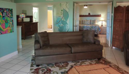 One-Bedroom Apartment with Ocean View