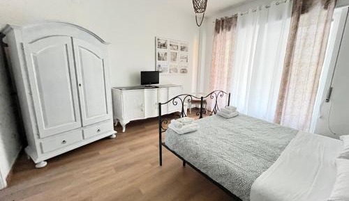 Deluxe Double Room with Balcony and Sea View