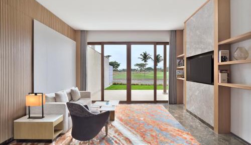 Garden Villa with Golf View - Club Lounge Access