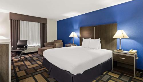 King Room with Bathtub - Mobility Accessible/Non-Smoking