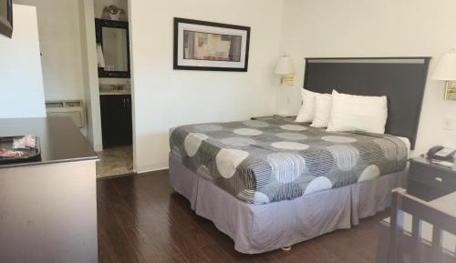 Standard Queen Room