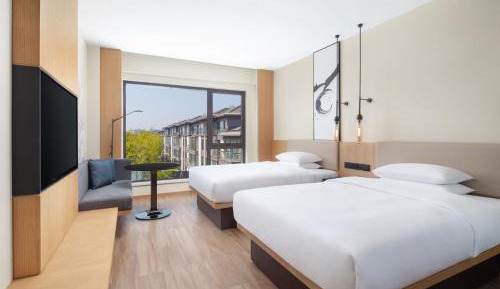 Standard Double Room with Two Double Beds and City View