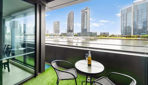 Apartment with Balcony