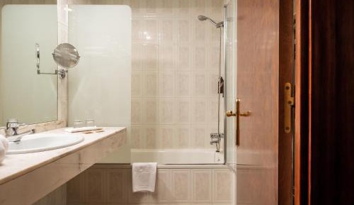 Triple Room (3 Adults)