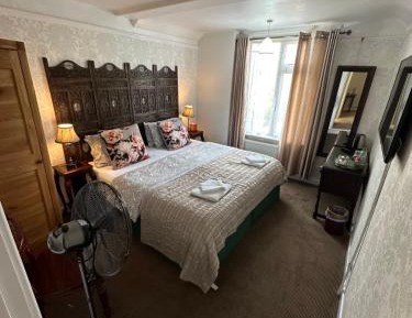 Standard Super King or Twin Room
