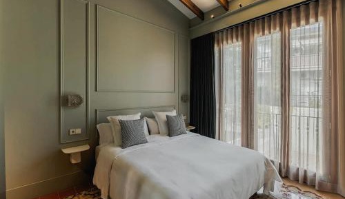 Queen Room with Garden View