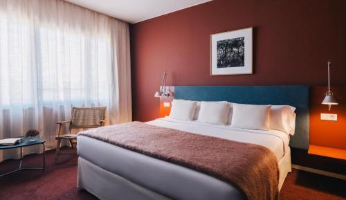 Double/Twin Room ( 1 or 2 people )