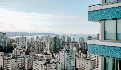 Queen Water View with Balcony