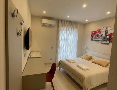 Deluxe Double Room with Balcony and Sea View