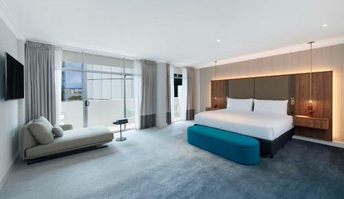 Premier King Suite