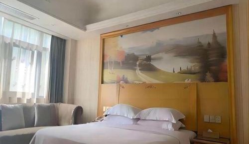 Suite with Movie